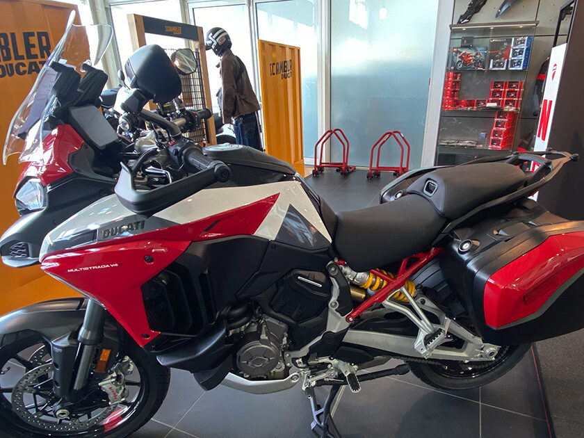 multistrada V4s sport full